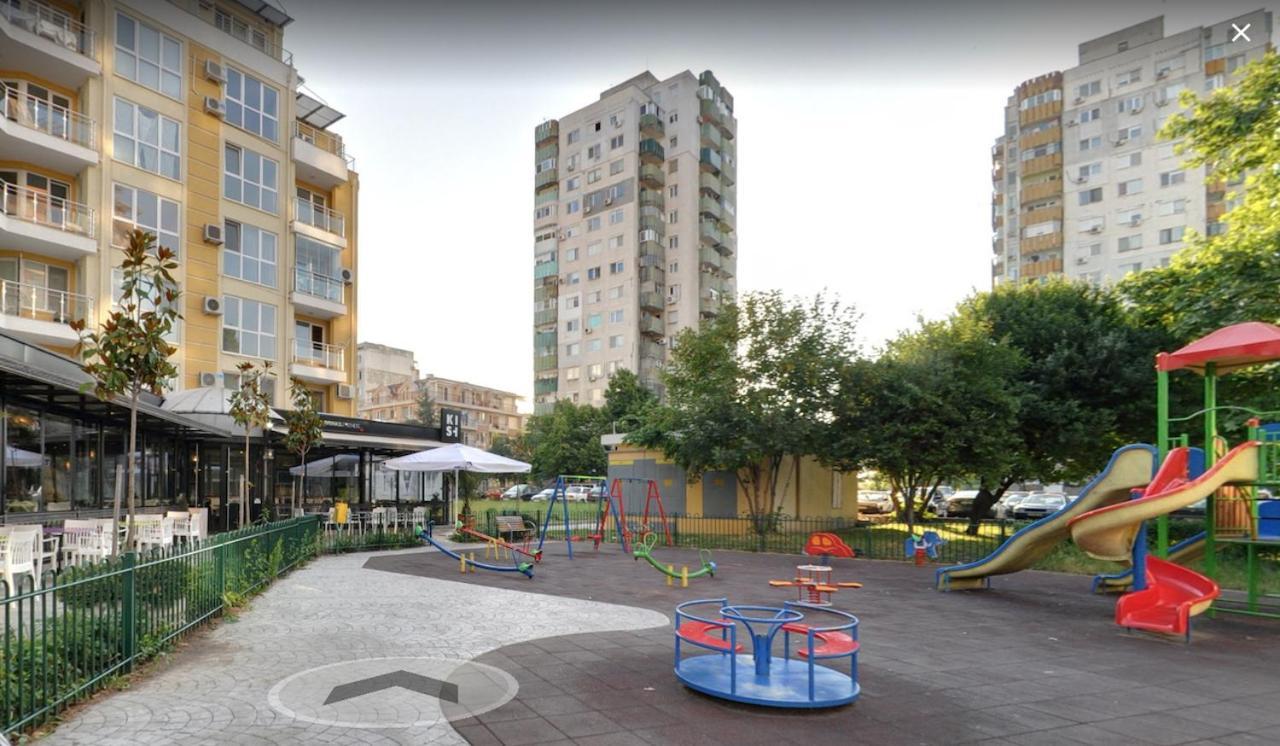 Bright Apartment For 5 Guests With Free Parking Burgas Exterior photo